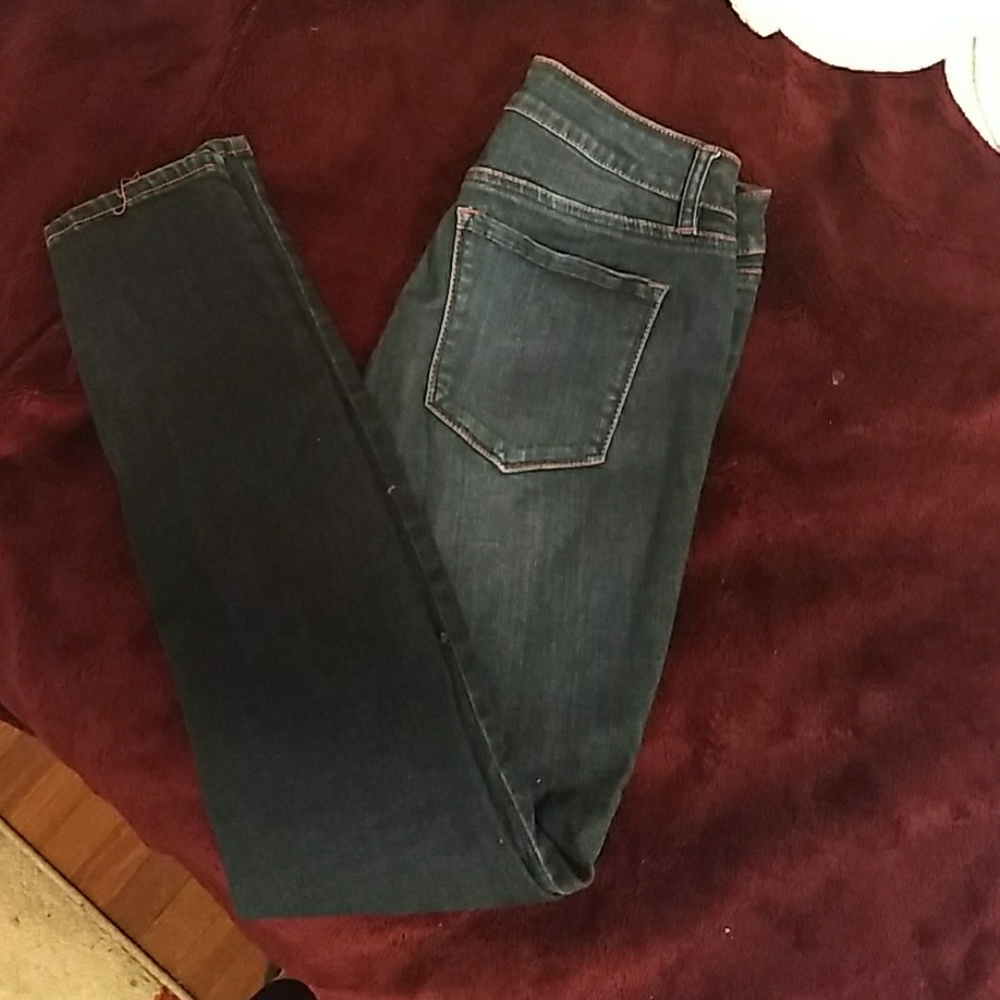 Skinny blue jeans